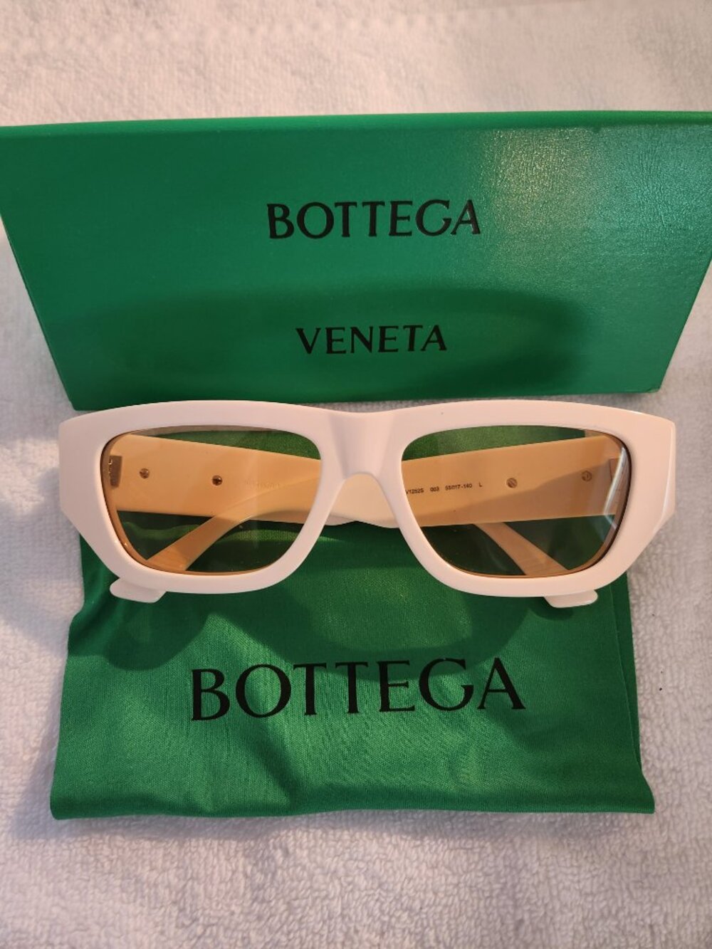 Bottega Veneta BV1252S Off-White Rectangular Sunglasses Green Lens New - Unisex